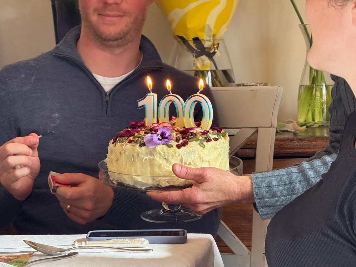 Genial, self-contained, 100